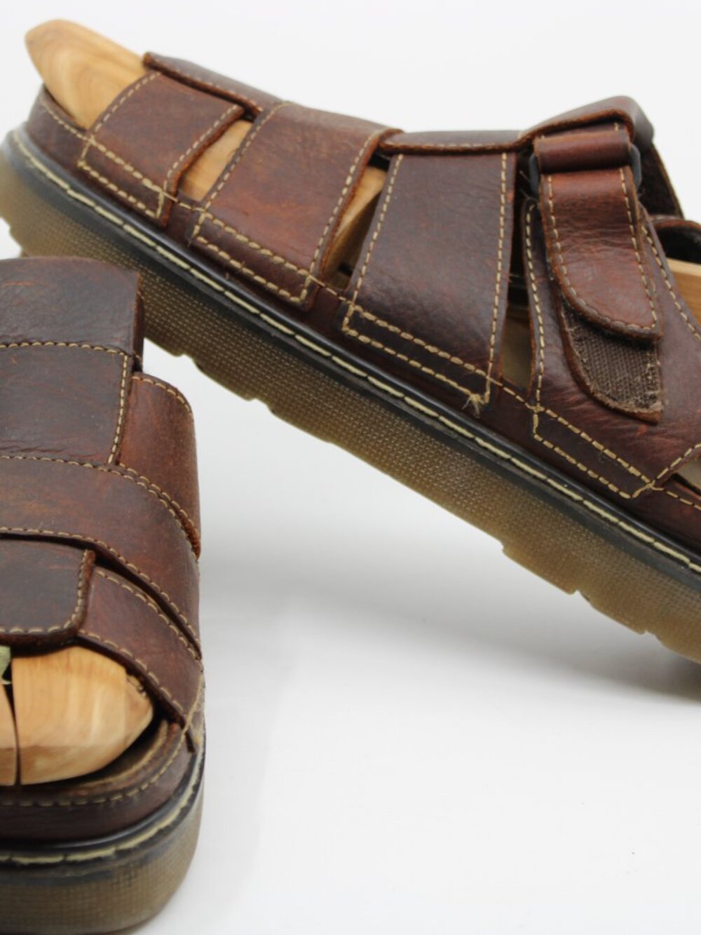 Sonoma Genuine Jeasn Co. Men Brown Leather SZ 11M Hoop & Loop Padded